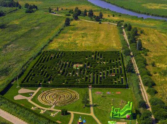 Grafika Labyrinth Park Łeba